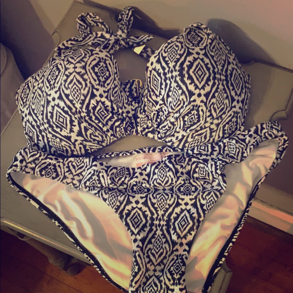 ☀️ SALE! ☀️ Victoria’s Secret Bathing Suit